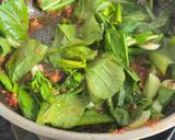 Gambar langkah 5 resipi Sawi Tumis Udang Kering.