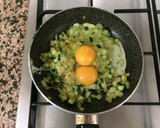 Foto del paso 4 de la receta: Revuelto de cebolla y calalacín