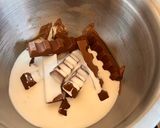 A picture of step 3 of Cheesecake with Kinder Bueno!!!! 🍫🍫🍫.