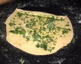 A picture of step 5 of Green chilli and garlic laccha paratha.