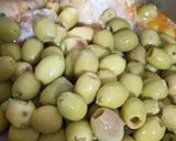 صورة لخطوة 1 من وصفة طبق الزيتون بالخرشف والدجاج