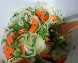 Foto del paso 2 de la receta: Sopa de almejas chirlas con pastas Fullini