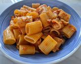 Pas rețetă Paste cu vânătă, roșioare și mozzarella și șunculiță afumată 7 fotografie