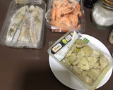 Foto del paso 1 de la receta: Tintorera con langostinos y alcachofas