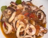 Foto langkah ke 8 dari resep Cumi cumi asam manis daun jeruk.