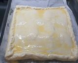A picture of step 4 of Easy Ham and Cheese Puff Pastry Pie.