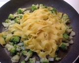 Foto del passaggio 4 della ricetta Pappardelle ricce con cavolo romanesco e salmone affumicato
