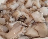 Foto del paso 2 de la receta: Choco da Ría de Vigo guisado con patacas e Kombu