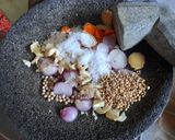 Foto langkah ke 2 dari resep 94. Ayam Ungkep (minyak goreng).
