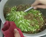 A picture of step 13 of Winter special dish hara lehsan.