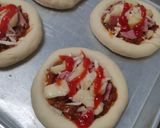 Foto langkah ke 8 dari resep Pizza mini.