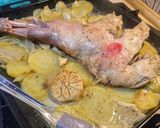 Foto del paso 6 de la receta: Paletilla de cordero al horno con patatas y cebolla