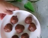 A picture of step 2 of White Chocolate Truffle.