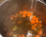 A picture of step 18 of Carrot leek soup with rice noodles.