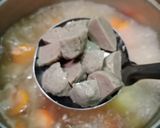 Foto langkah ke 4 dari resep Sup Sayuran Bakso Sosis.