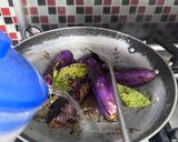 Foto langkah ke 3 dari resep Semur Ayam Terong Telur.