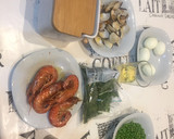 Foto del paso 7 de la receta: Zarzuela de rape, almejas, langostinos, huevos y guisantes