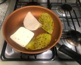 Foto del paso 2 de la receta: Nopal asado en caldillo jitomate (con pechuga pavo y queso panela)