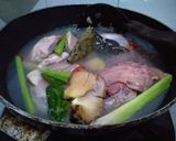 Foto langkah ke 2 dari resep Asem-Asem Ayam.