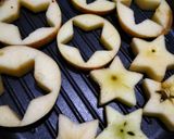 পিনাট বাটার অ্যাপল স্যান্ডউইচ (Pea nut butter apple sandwich recipe in Bengali) রেসিপি ধাপ - 1 ছবি