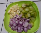 Foto langkah ke 1 dari resep Sambel Ikan Asin Peda.