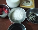 चॉकलेट मिल्कशेक (chocolate milkshake recipe in marathi) रेसिपी स्टेप 1 फोटो 