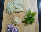 Foto langkah ke 3 dari resep Cah tauge tahu.