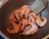 รูปขั้นตอนการทำที่ 8 ของ กุ้งอบเกลือ เอาขี้ออกแบบไม่ผ่าหลัง
