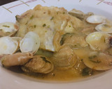 Foto del paso 10 de la receta: Bacalao en salsa verde con almejas y calamar