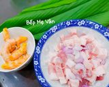 Hình bước làm 3 của món Thịt ba chỉ kho củ nghệ và lá nghệ