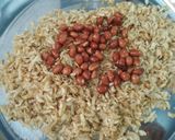 A picture of step 3 of Fried peanut chewda.