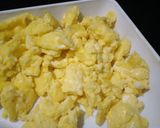 Foto langkah ke 4 dari resep Scramble Eggs.