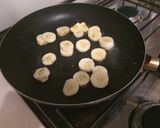 Foto del paso 1 de la receta: Bananas caramelizadas y chips de chocolate. Rápido!