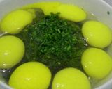 Hình bước làm 1 của món Trứng chiên lá hẹ
