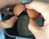 Foto del paso 2 de la receta: Pan integral de huevo en panificadora
