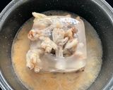 Gambar langkah 6 resipi Sup Kaki Ayam.