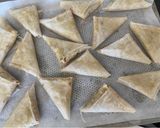 Une image de l'étape 2 de Samoussas courgettes fromage frais.