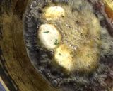 A picture of step 2 of Chicken capsichezz balls.