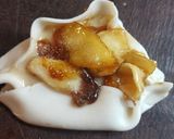 Foto del paso 4 de la receta: Rollos de hojaldre con crema pastelera y manzanas caramelizadas