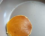 Foto langkah ke 6 dari resep Pancake Simple dan Gampang.