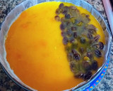 Foto del paso 15 de la receta: Tarta de queso, limón y vainilla con glaseado de pasas al ron