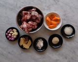 A picture of step 1 of Oxtail Soup.