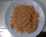 A picture of step 2 of Homemade breadcrumbs.