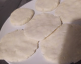 Foto del paso 2 de la receta: Tortas de maíz con queso