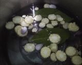 Foto langkah ke 2 dari resep Sayur Bening Labu Buncis Putren.
