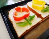 漂亮的「彩椒花朵吐司」吃了心花開♡的食譜步驟2照片