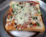 બ્રેડ પીઝા (Bread pizza Recipe In Gujarati) રેસીપી સ્ટેપ4ફોટો