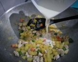A picture of step 4 of Fried Bread Stuffed with Chicken and Vegetables.