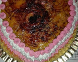 Foto del paso 5 de la receta: Tarta de crema de naranja, bizcocho de chocolate y yema tostada con merengue aromatizado con vainilla