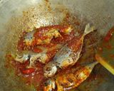 Foto langkah ke 3 dari resep Sambal goreng ikan simba.